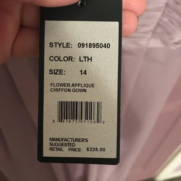 Dress - Picture 4 of 4